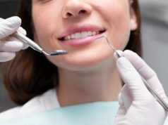 Stomatologia z udziałem robota. Polacy jeszcze nie ufają rewolucji