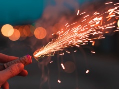 Pierwsza pomoc po poparzeniu fajerwerkami. Co warto wiedzieć?