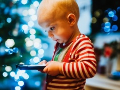 Francja uratuje młode pokolenie? Rząd chce zakazać używania przez młodzież smartfonów i mediów społecznościowych