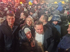 Tak bawi się TV Republika. Dziennikarze też świętują w Chełmie