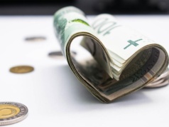 Dlaczego nabieramy się na historyjki o niezwykle dochodowych inwestycjach czy miłosne listy z prośbą o przelew?