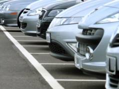 Doświadczony kierowca zawsze parkuje tyłem. Zalet jest więcej niż myślisz