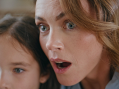 Ten serial powinnaś obejrzeć ze swoją nastoletnią córką. "Pomaga w rozmowach o dojrzewaniu"