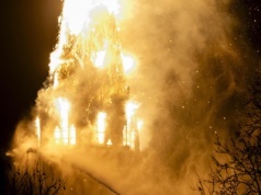 Historyczna świątynia w ogniu. Dramatyczne zdjęcia z Amsterdamu