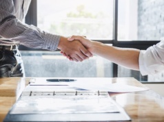 Umowa zlecenie i własna firma wliczą się do stażu pracy