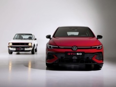 Pół wieku w czerwonej ramce. Volkswagen Golf GTI kończy 50 lat i żegna się z benzyną w wielkim stylu