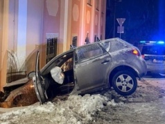 Dramatyczne rozpoczęcie sylwestra. Młody kierowca wjechał w budynek kościoła