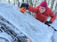 Takiej, elektrycznej skrobaczki do szyb pewnie jeszcze nie widziałeś