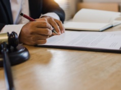 Tak odzyskasz majątek po zmarłym bliskim. Brak wzmianki w testamencie nie jest przeszkodą