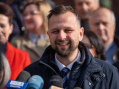 Szewczyk mówił: zaciskajmy pasa. Po cichu dał podwyżki w ratuszu, ale… tylko dyrektorom