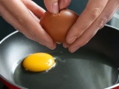 To najlepszy tłuszcz do smażenia jajek. Bardzo długo byliśmy w błędzie