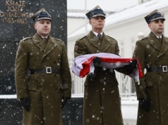 Nowa tradycja w Pałacu Prezydenckim. Chodzi o biało-czerwoną flagę