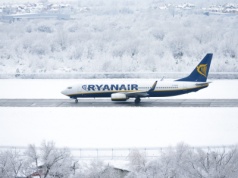 Miał być sylwester marzeń, a było koczowanie w Modlinie i 27 h opóźnienia. Setki pasażerów wołało: „POMOCY!”