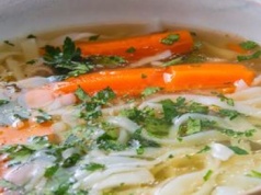 Zapomniałam o kostkach i maggi. Dodaję odrobinę tej przyprawy, bo to zero szkodliwej chemii, za to pełnia smaku