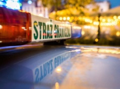 Świąteczny koszmar w Pyrzowicach: trzy zatrzymania, ewakuacja i pijany pasażer!