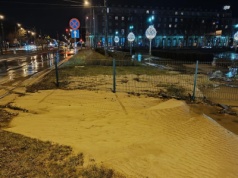 Wstrzymano ruch tramwajów. Pod torowiskiem powstała pusta przestrzeń o głębokości ok. 2 metrów