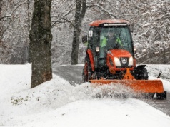 Prognoza pogody na piątek. Opady śniegu, silny wiatr, a nawet zamiecie