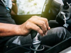 To zwyczaj wielu kierowców. A mechanik już zaciera ręce