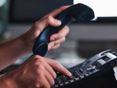 Oszukują "na bankowca", dzwonią z Ukrainy. Członków gangu badają wariografami