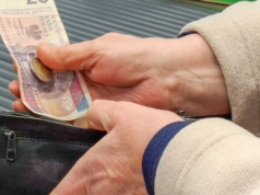 Kasjerka dostała emeryturę po 32 latach pracy. ZUS tyle jej wypłacił