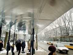 Już nie skorzystasz w ten sposób z telefonu w komunikacji miejskiej. Kara wynosi aż 200 zł