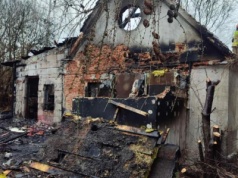 Pożar budynku gospodarczego w Kluczowej. Strażacy walczyli z ogniem ponad trzy godziny