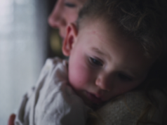 Zwolnienie na dziecko. Ile dni przysługuje rodzicom i jakie wynagrodzenie dostaną