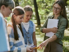 Wycieczki szkolne mogą ruszyć wiosną. Ale nauczyciele stawiają warunek