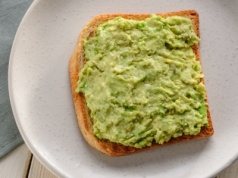 Szukasz tańszego zamiennika dla guacamole? Kup to warzywo i zrób zdrową pastę