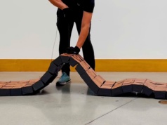 Pociągasz za sznurek i wyrasta krzesło. Stworzyli materiał jak z bajki