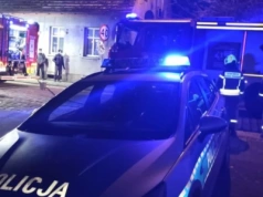 Wybuch i dym spod podłogi. Sąsiad nie reagował na pukanie