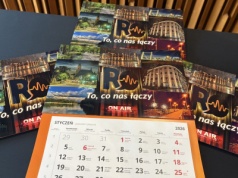 Kalendarze Radia Ostrowiec na 2026 jeszcze dostępne. Dochód z nich zasila tegoroczny cel Gwiazdki Moc