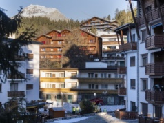 Szwajcaria: Mieszkańcy kurortu ujawniają cuda, które działy się w spalonym barze