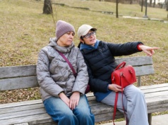 Znaki zodiaku, które obmawiają za plecami. Wiedzą o tobie więcej, niż myślisz