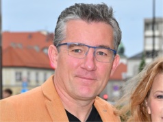 Przemysław Sadowski ma znaną żonę. Są razem od 20 lat, ale nie zawsze było kolorowo