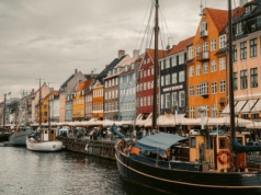 Polacy kochają nieruchomości, ale czy słusznie? Tu drony, tam wojna…