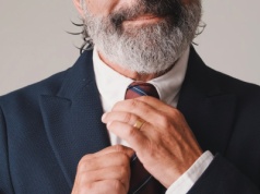 Jak żyją Polscy bogacze? "W świecie naprawdę dużych pieniędzy trzeba być jak mucha"