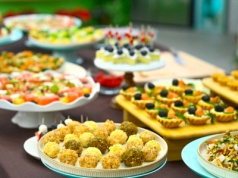 Viralowe finger foods bez piekarnika. Sylwia Zając zdradza sposoby na szybkie imprezowe przekąski