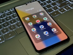 Te aplikacje po cichu drenują baterię smartfona. Eksperci wybrali te najgorsze