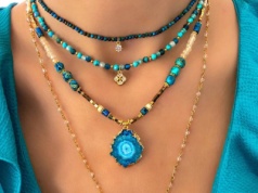 Naszyjniki z kamieniami naturalnymi to gorący trend 2026. Te modele będą najmodniejsze