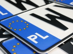 Twój samochód może wrócić z Czech na lawecie. Policja zabiera tablice za cudze długi