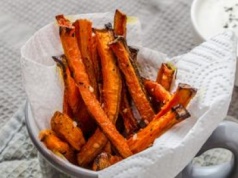 Chrupie bardziej niż frytki, a do tego jest zdrowsza. Świetna na fit kolację