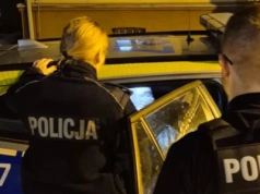 Zdewastował samochód i chciał uciec. Agresywny mężczyzna zatrzymany