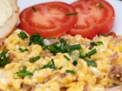 Pierwszy raz spróbowałam w hotelu w Budapeszcie. Jajecznica po węgiersku to nowy śniadaniowy hit