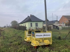 Turystyczne drezyny wracają na kolejne tory Ponidzia