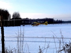 Niebezpieczny kulig – dwie osoby poszkodowane! Na miejscu śmigłowiec LPR.