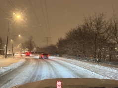 Ten system bezpieczeństwa zablokuje wyjazd z zaspy śnieżnej. Trzeba go wyłączyć, ale tylko na chwilę