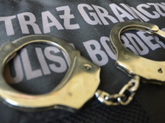 Straż Graniczna w Katowicach-Pyrzowicach zatrzymali Polaka, który był poszukiwany dwoma listami gończymi