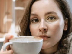 Mgła mózgowa to efekt zaburzeń w organizie. Tak rozjaśnisz umysł już od rana