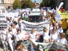 Rząd zmieni podwyżki medykom. Ci nie wykluczają sprzeciwu na ulicy